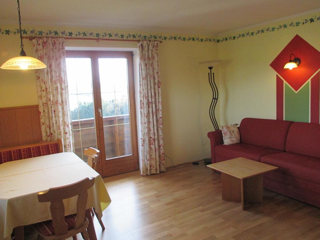 Stiedlbauerhof Villa Seeham Ruang foto